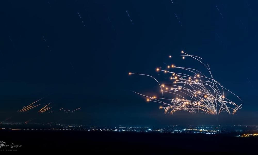 Ισραηλινά Apache & φρεγάτες βομβαρδίζουν την Γάζα